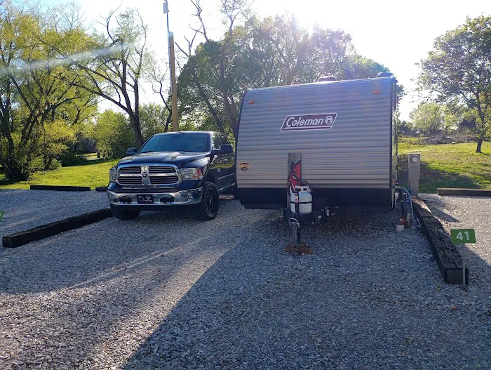 Ozark Canopy RV Park - Springdale Picture 4