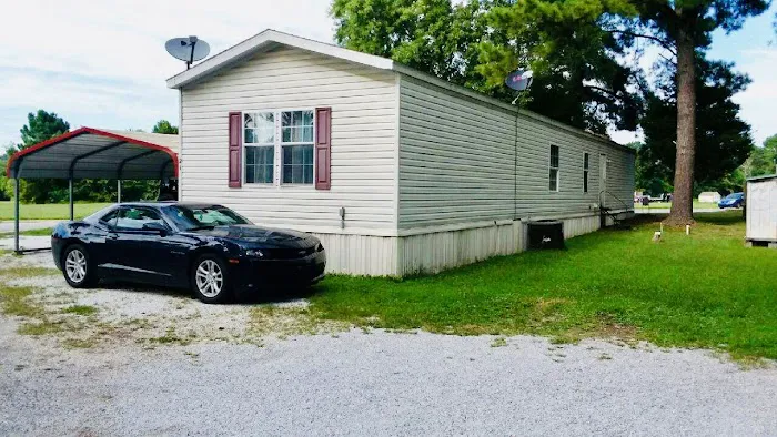 Country Lane Mobile Home Park Picture 5