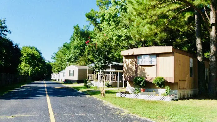 Country Lane Mobile Home Park Picture 10