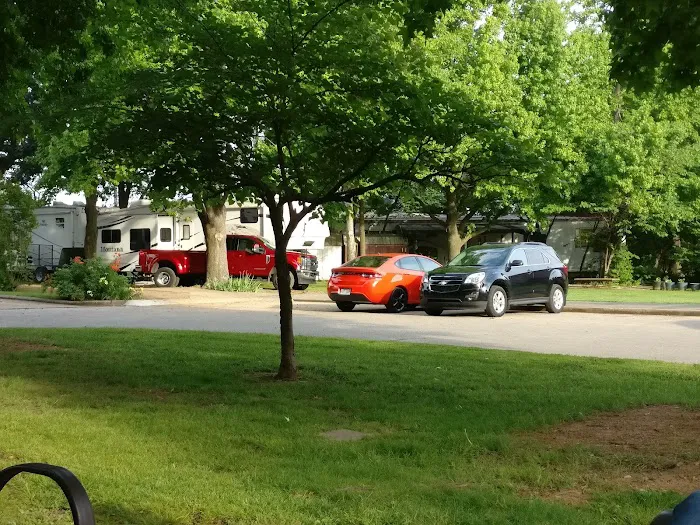 Trailwood Mobile Home & RV Park Picture 8