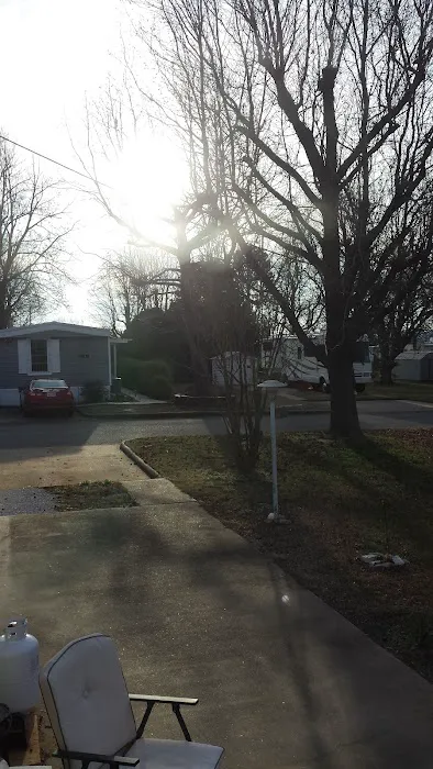 Trailwood Mobile Home & RV Park Picture 3