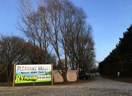PLEASANT VALLEY Mobile Home Park & RV ParKIng