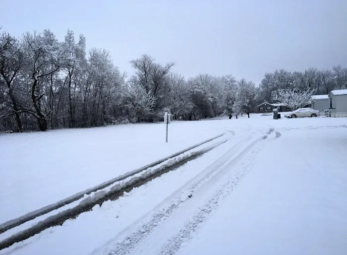 PLEASANT VALLEY Mobile Home Park & RV ParKIng Picture 5
