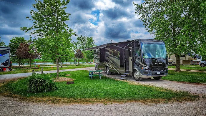D & W Lake Camping & RV Park Picture 1