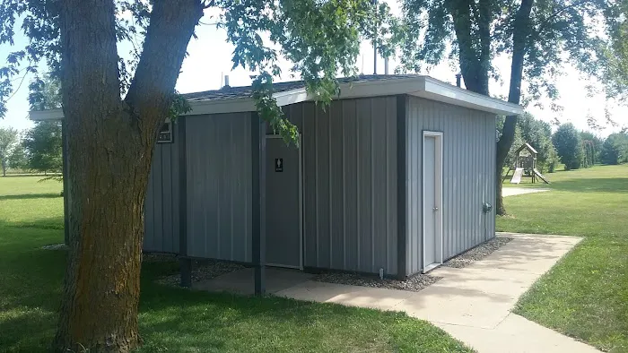 D & W Lake Camping & RV Park Picture 2