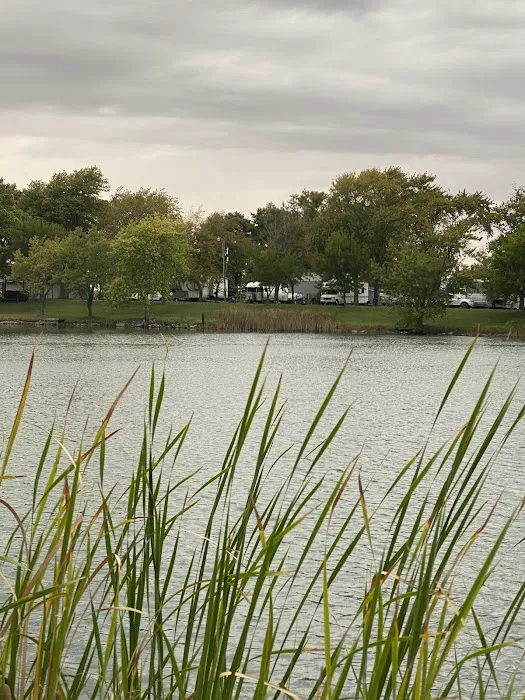 D & W Lake Camping & RV Park Picture 9