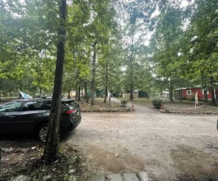 Whispering Oaks Retreat and Campground