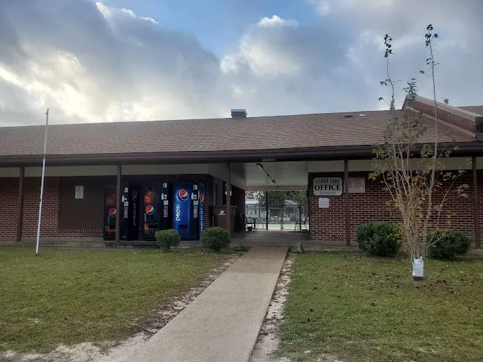 Cedar Lake Mobile Home Community Picture 7