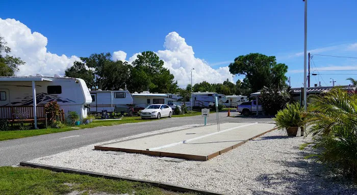 Bay Aire RV Park Picture 5