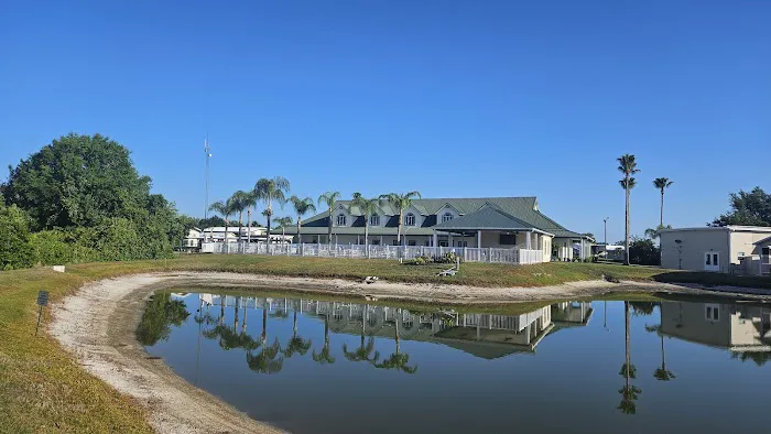 Emerald Pointe RV Resort Picture 5