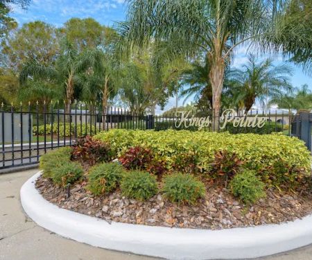 Kings Pointe