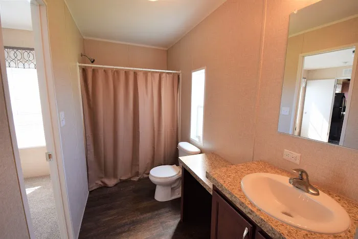 Leisure Homes Mobile Home Park Picture 1