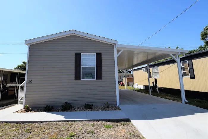 Leisure Homes Mobile Home Park Picture 3