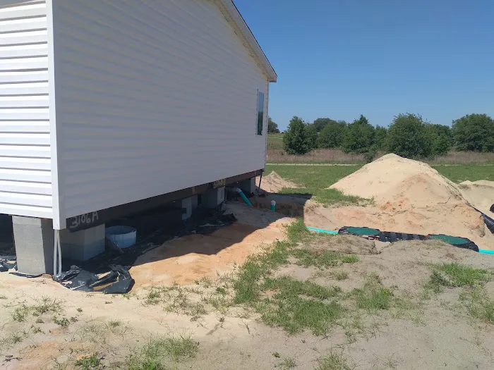 Colonial Mobile Home Park Picture 6
