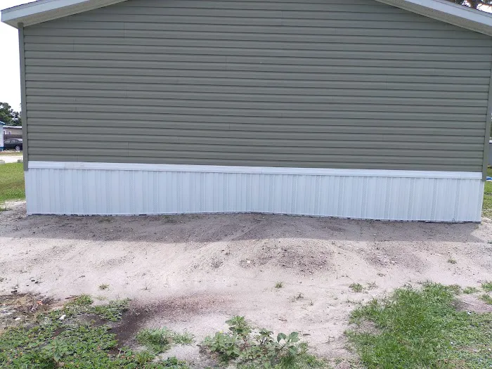 Colonial Mobile Home Park Picture 9