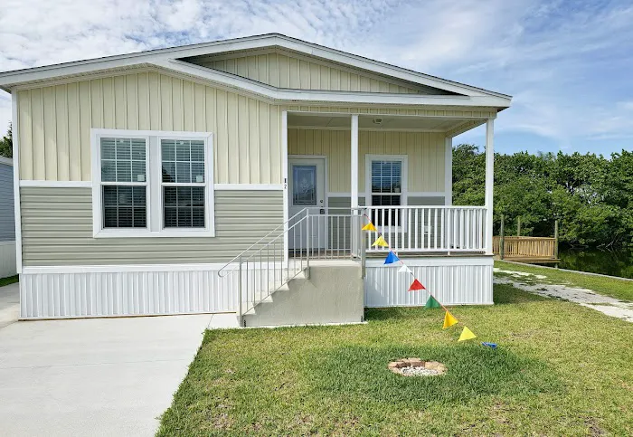 River Palms 55+ Waterfront Mobile Home Community Picture 10