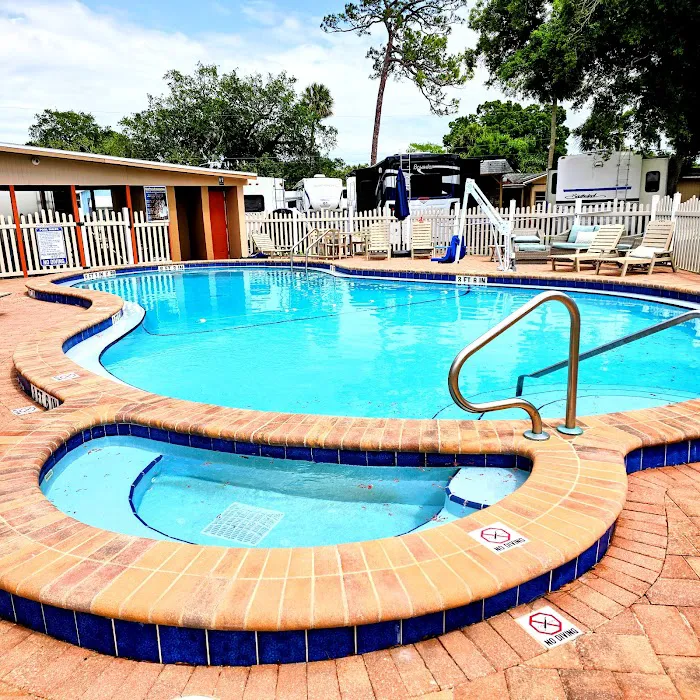 Space Coast RV Resort Picture 5