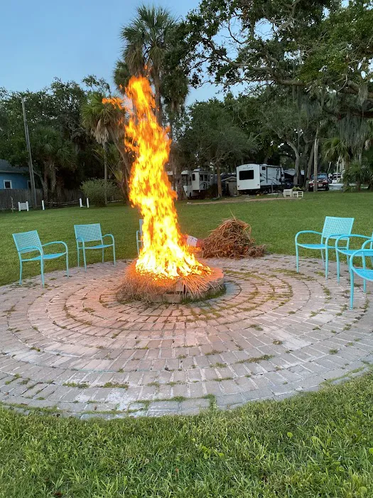 Carver's Cove RV Resort Picture 7