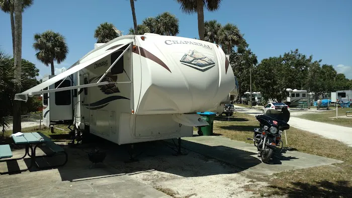 Carver's Cove RV Resort Picture 3