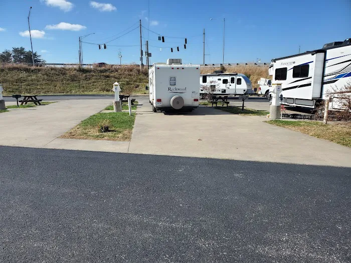 R.V. Express 66 RV Park Picture 8
