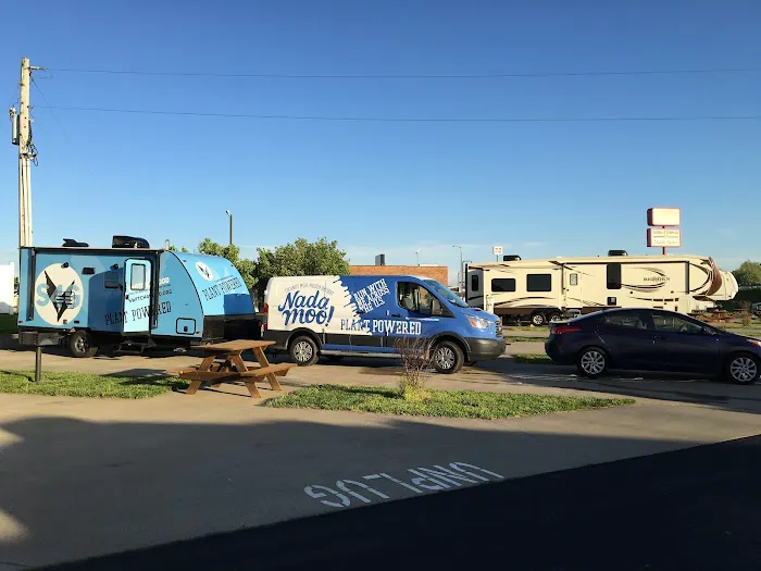 R.V. Express 66 RV Park Picture 9