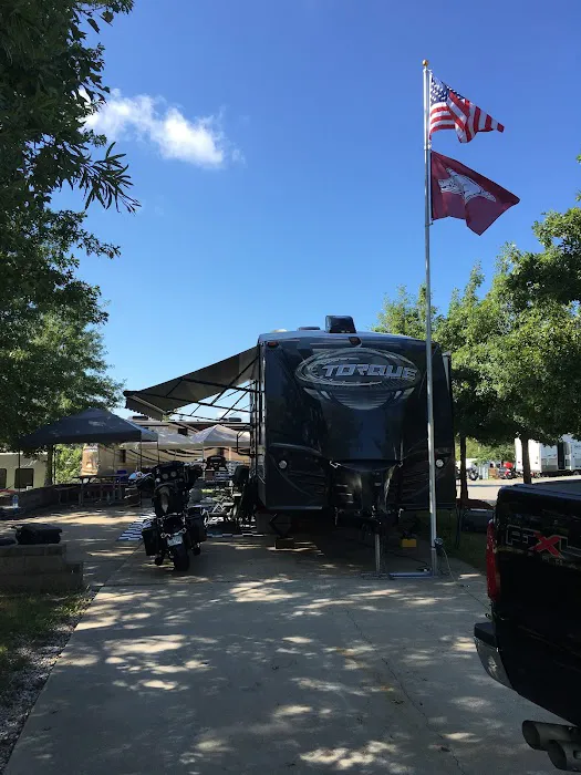 Road Hog RV Park Picture 3