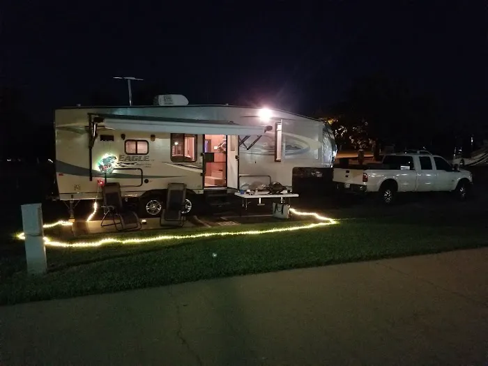Road Hog RV Park Picture 6