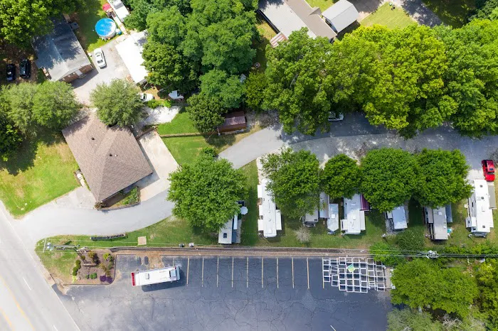 Ozark Canopy RV Park - Farmington Picture 1