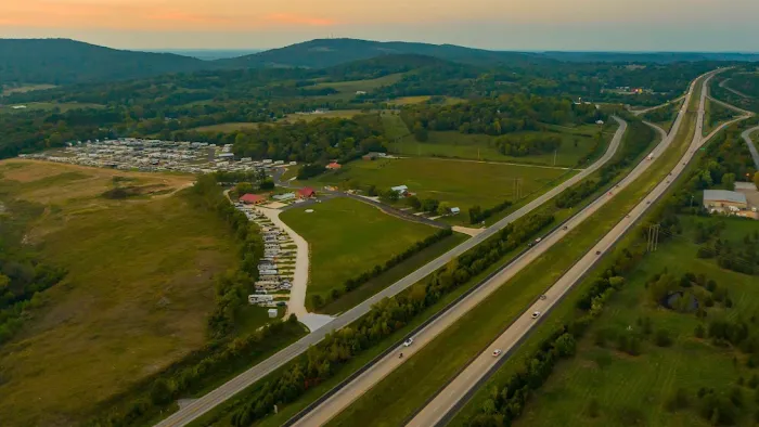 Hog Valley RV & Treehouse Resort Picture 9