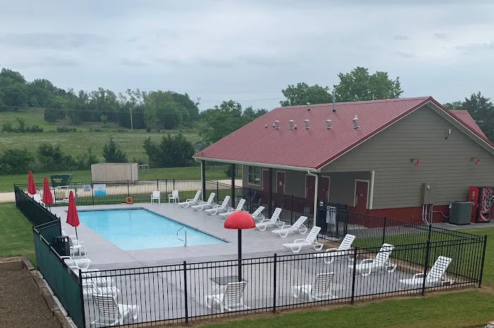 Hog Valley RV & Treehouse Resort Picture 5