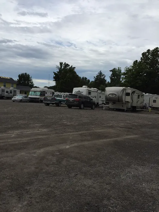 Crabtree RV Park Picture 9