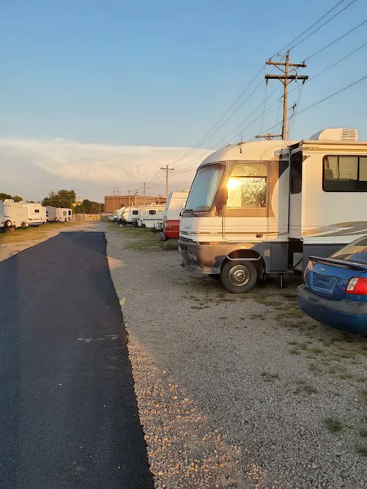 Overland RV Park Picture 6