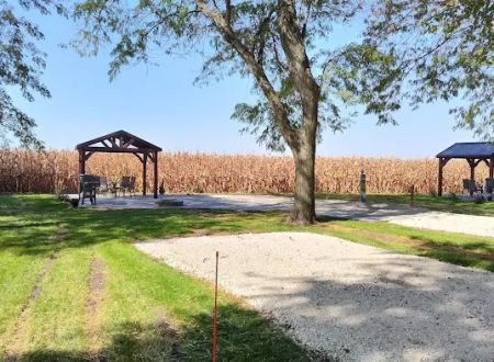 Galesburg East / Knoxville, IL KOA Holiday