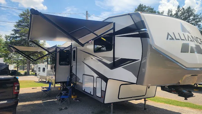 William O. Darby RV Park & Covered RV Storage Picture 2