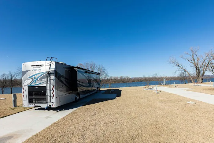 Fort Smith Riverfront RV Resort Picture 6