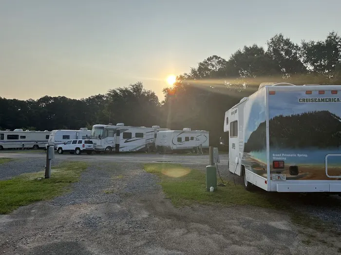 Oaklawn RV Park Picture 3