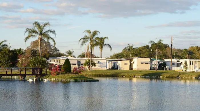 Lake Highlander Mobile Home Park (55+) Picture 7
