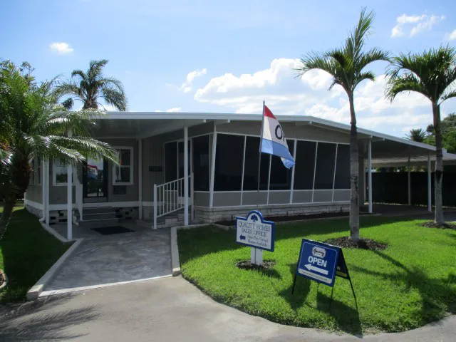 Amber Glades Mobile Home Park Picture 7
