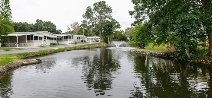 Bay's End Manor MHC Picture 8