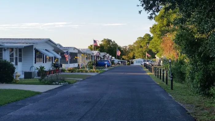 Colony Club Mobile Home Estates Picture 2