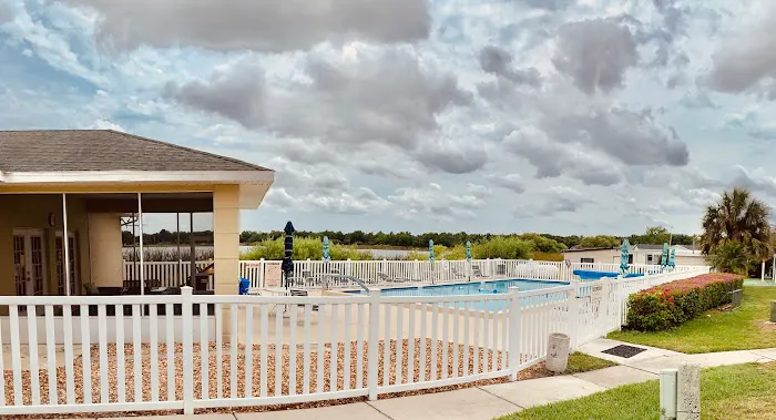 Dell Lake Village Mobile Home Community Picture 7