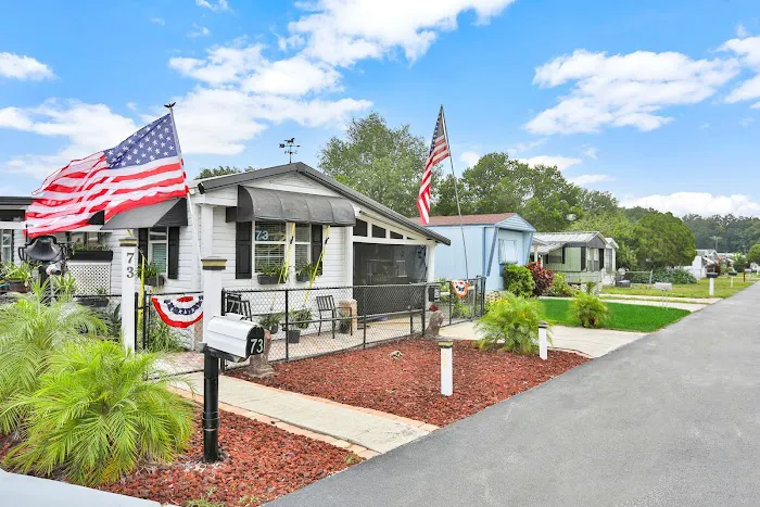 Lake Blue Mobile Home Community Picture 1