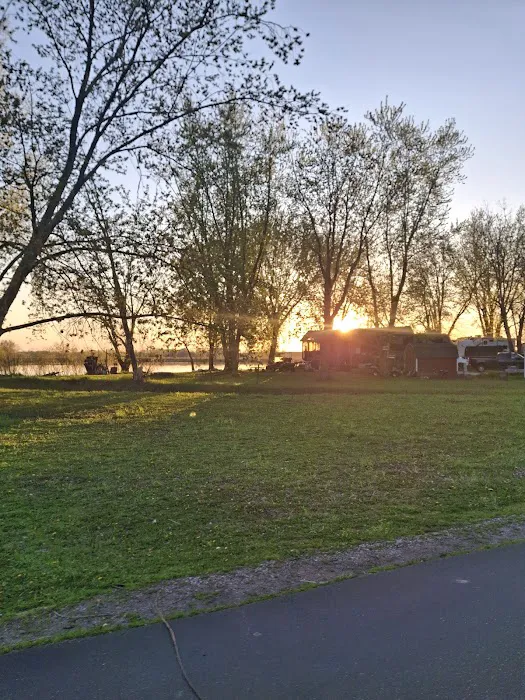 River Bend RV Resort Picture 9