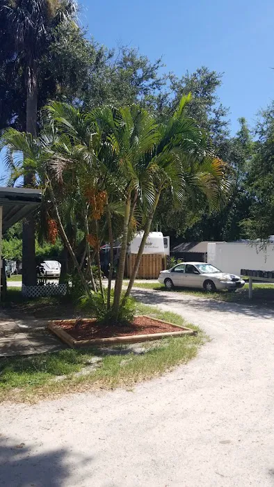 Big Oak Trailer Park Picture 3