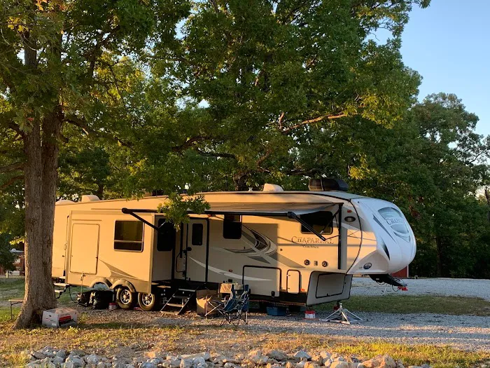 The Hitching Post RV Park & Tiny Home Village Picture 2