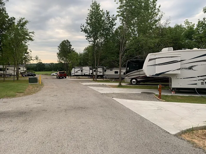 Big Pines RV Escape - Cabins & RV Picture 6