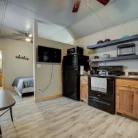 Big Pines RV Escape - Cabins & RV ico