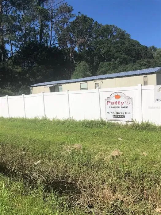 Patty's Trailer Park Picture 4