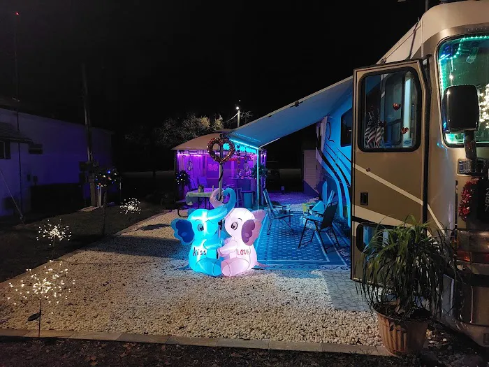 Cypress Gardens Mobile Home & RV Park Picture 9