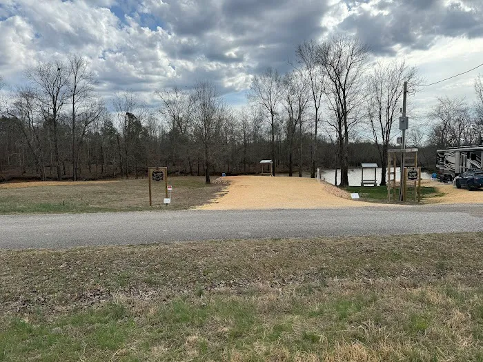 Bluegrass River RV Picture 3